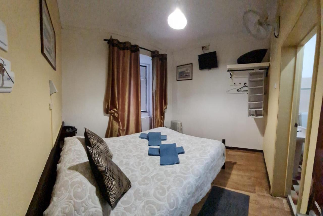 Pensao Residencial Flor Dos Cavaleiros 호텔 리스본 외부 사진