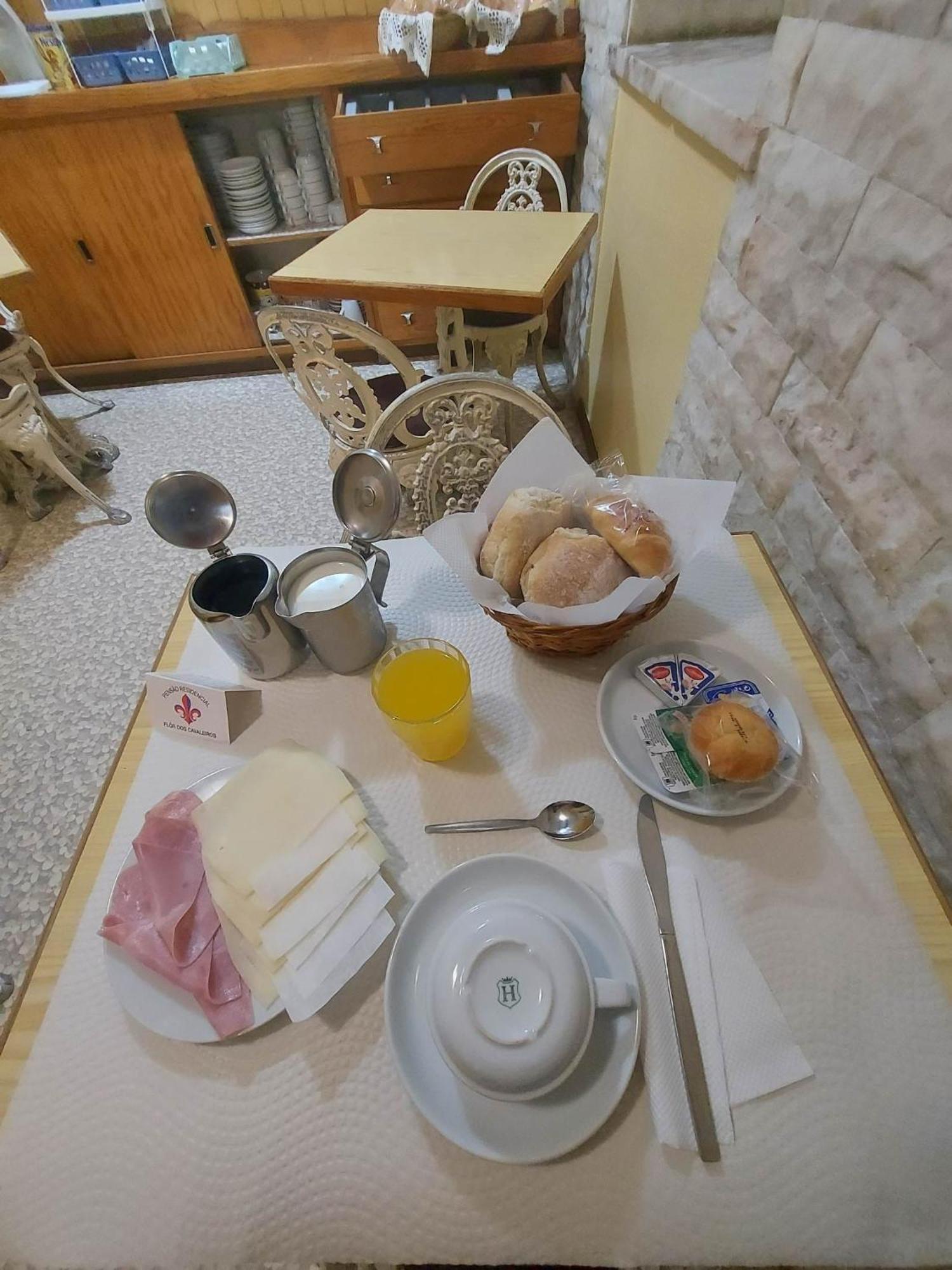 Pensao Residencial Flor Dos Cavaleiros 호텔 리스본 외부 사진